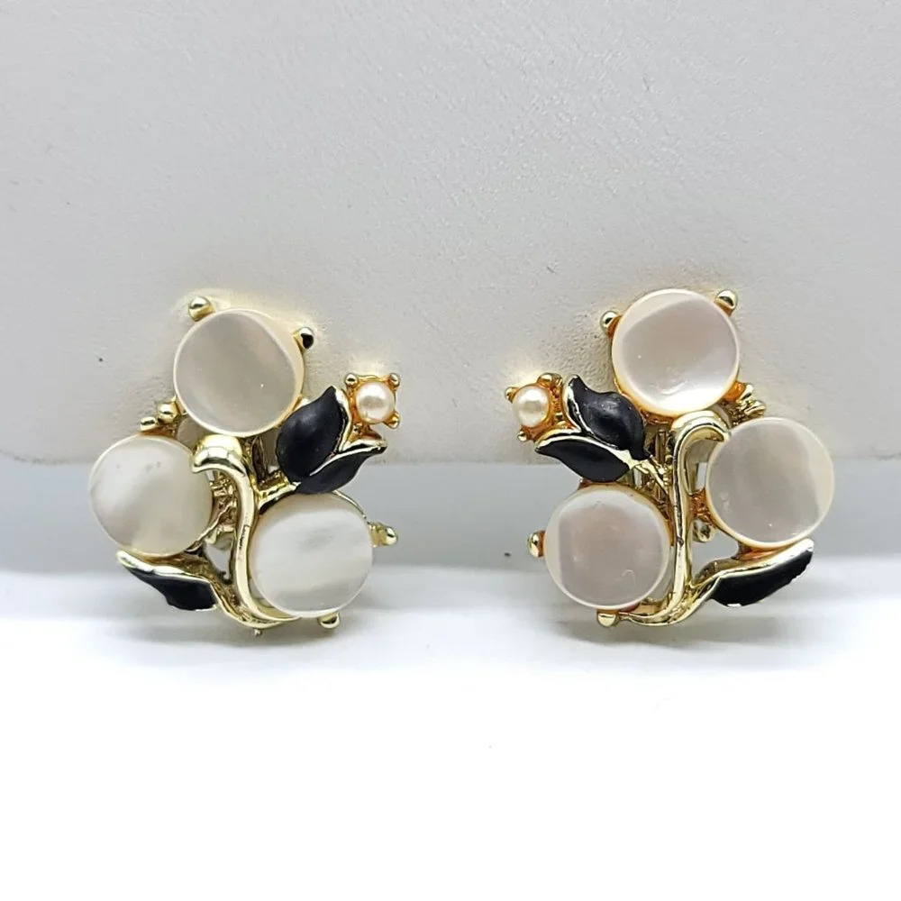 Gold Tone Black Enamel Tulip Faux Pearl Mother Of Pearl Circle Clip On Earrings